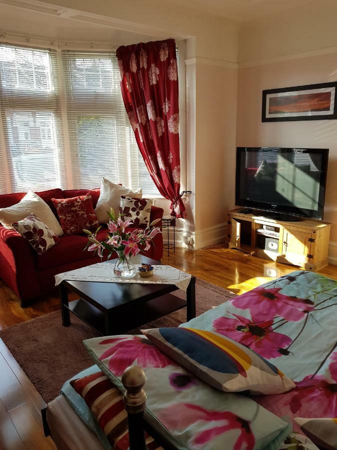 Beautiful Room In Victorian Family Home 伊尔福德 外观 照片