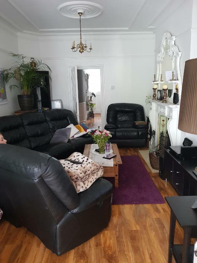 Beautiful Room In Victorian Family Home 伊尔福德 外观 照片